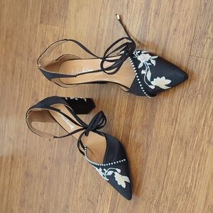 Pointy floral embroidered high heals
